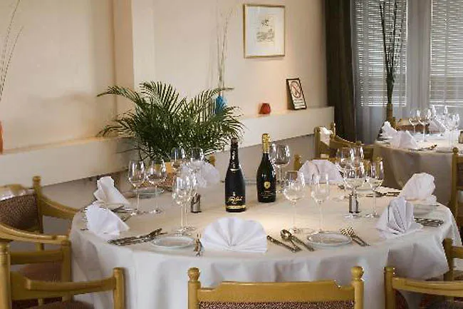 Tulip Inn Maastricht Aachen Airport 3*,